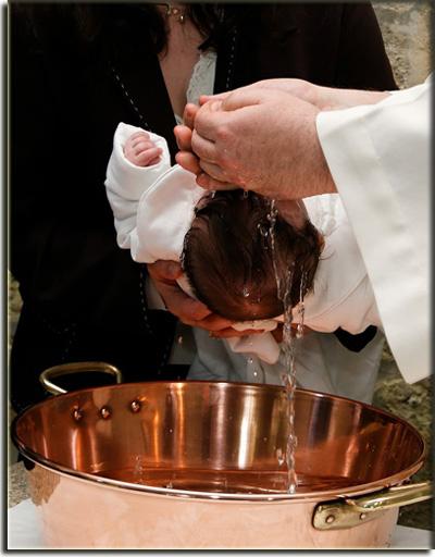 ¿Cómo es el sacramento del bautismo de infantes?
