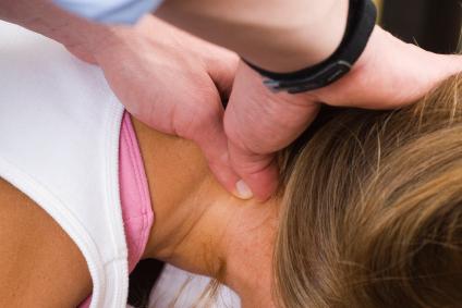 Deposición de sal en el cuello: causas, síntomas, tratamiento y consecuencias